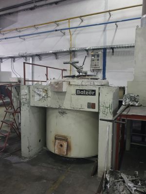 Balzer TGK 600 tilting crucible furnace O1750, used